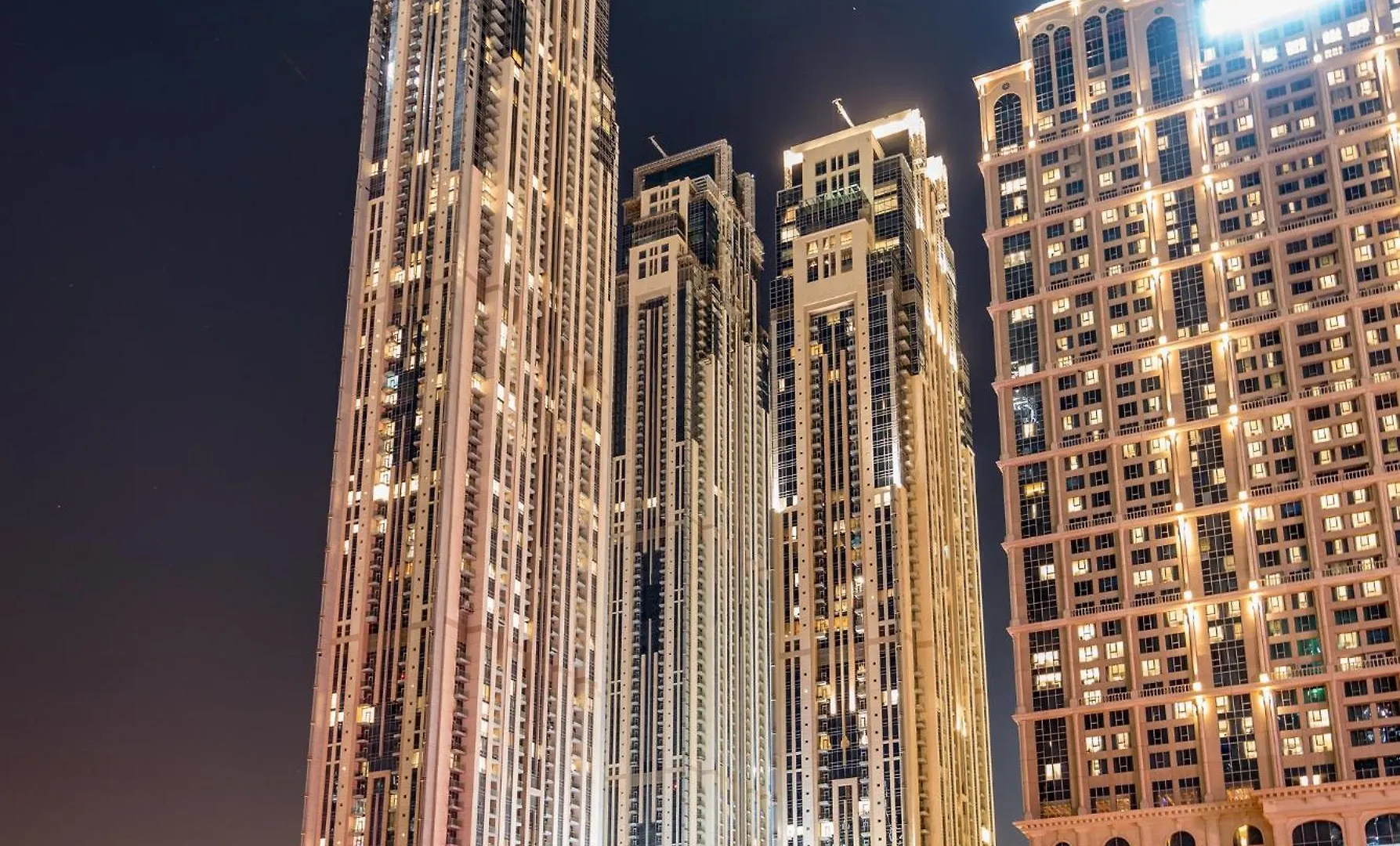 Stunning Apartment In The Heart Of Dubai - Canal View